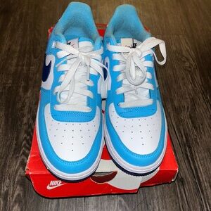 Nike Low Top Blues size 6y